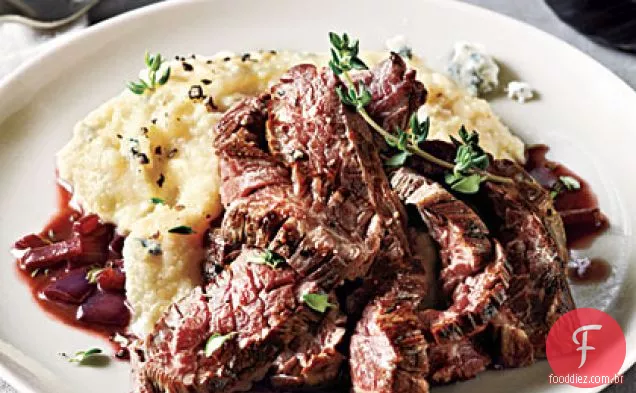 Saia bife com gorgonzola Polenta