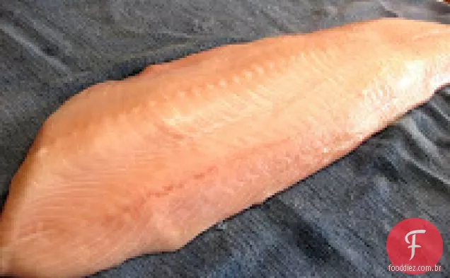 Bacalhau preto escalfado com gengibre e soja