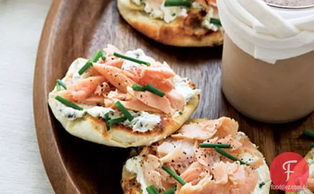 Torradas de truta-e-alcaparras-Cream-Cheese defumadas