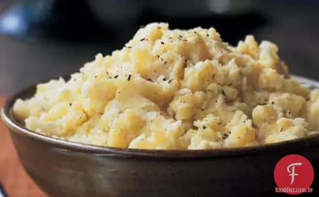 Purê de batatas com alho assado e alecrim