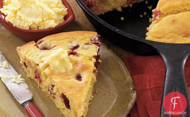 Cranberry Orange Cornbread com laranja 
