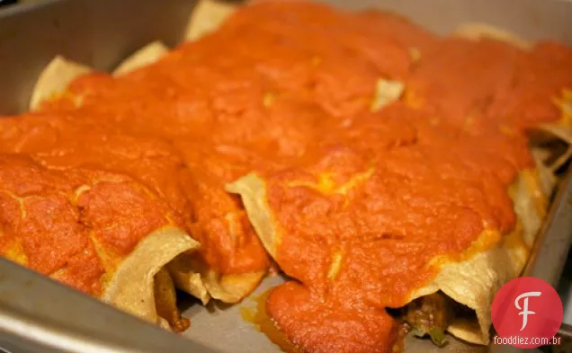 Jantar esta noite: Enchiladas de berinjela-amêndoa
