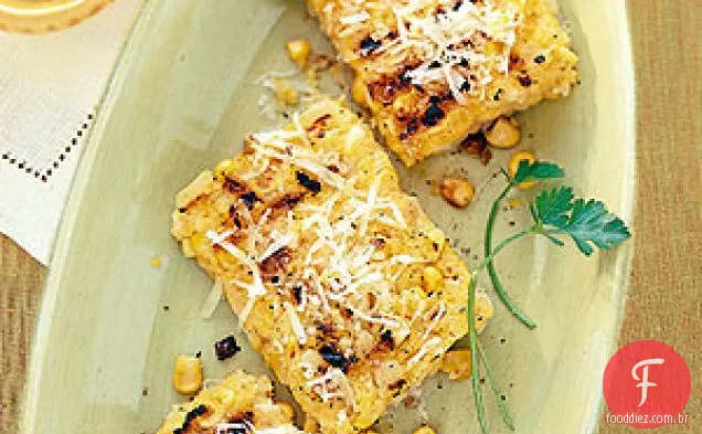 Polenta grelhada com milho e Parmesão