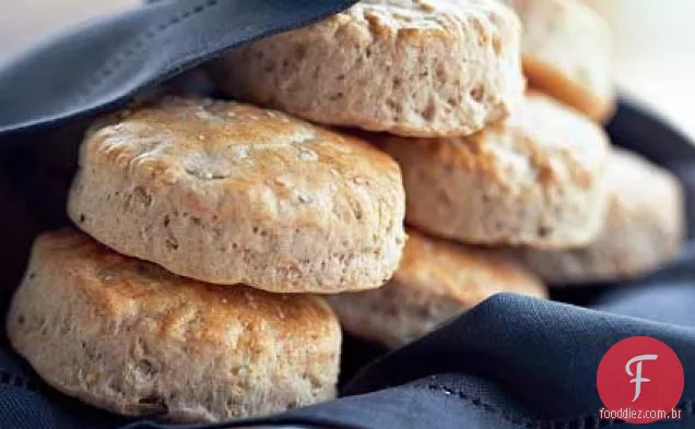 Biscoitos de trigo com ervas e cebola