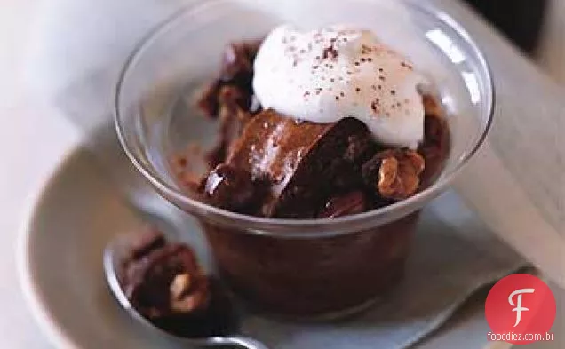 Pudim de pão de Chocolate com nozes e lascas de Chocolate