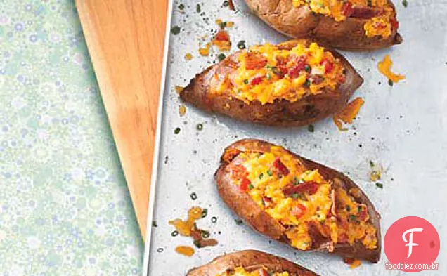 Batata-Doce assada duas vezes com Cheddar e Bacon