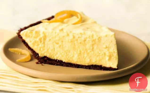 Torta de Chiffon limão com crosta Gingersnap