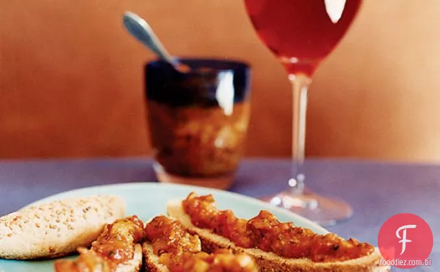 Salada de berinjela com molho de tomate