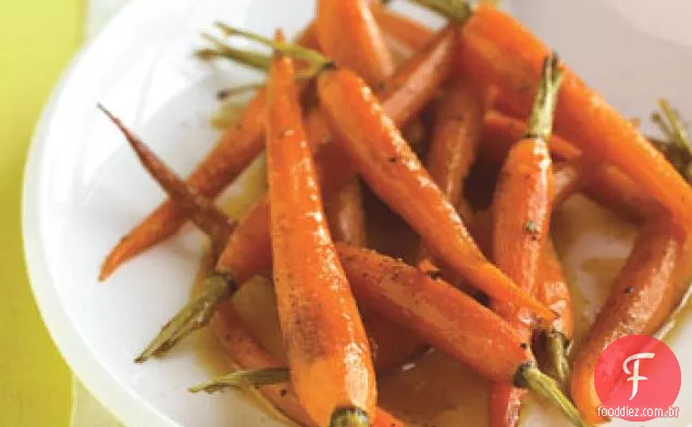 Cenouras de bebê assadas com Laranja Com Mel