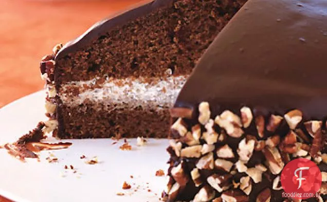 Bolo de cúpula de chocolate e mel com cobertura de chocolate e mel