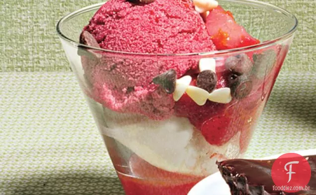 Sauteed - Morango Sorvete Sundaes
