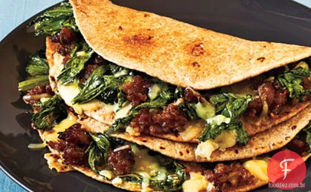 Escarole, salsicha e Fontina Quesadillas