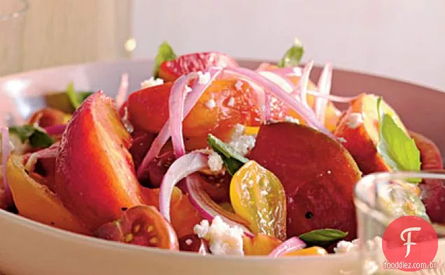 Salada De Pêssego e tomate de Verão
