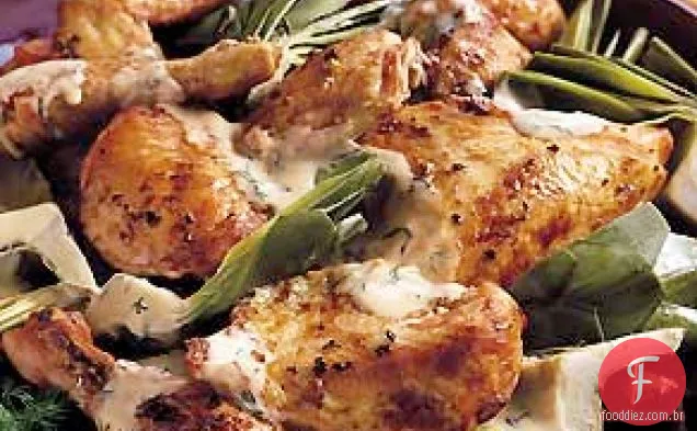 Frango com limão e alcachofras com molho de endro