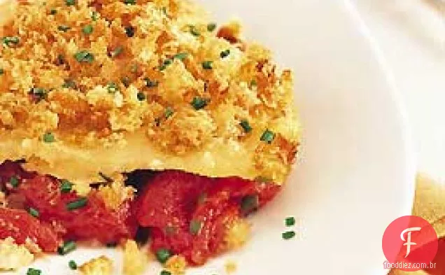 Gratinado de tomate com pão ralado branco de Cheddar