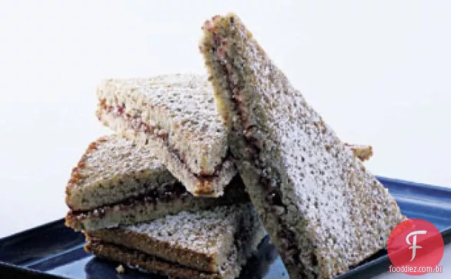 Torta de avelã com Geléia De Framboesa