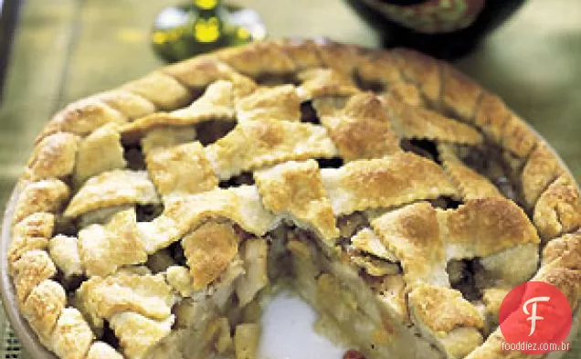 Torta de treliça com peras e manteiga marrom de baunilha