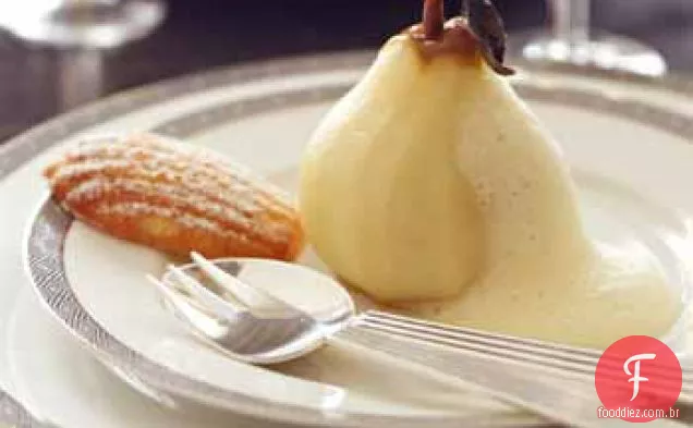 Peras assadas com molho de Creme Sauternes