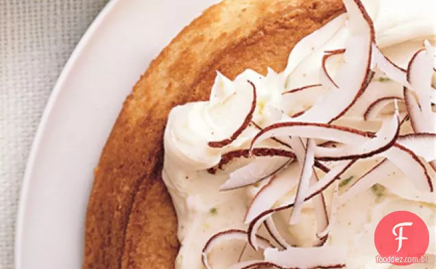 Bolo de coco com cobertura de Mascarpone