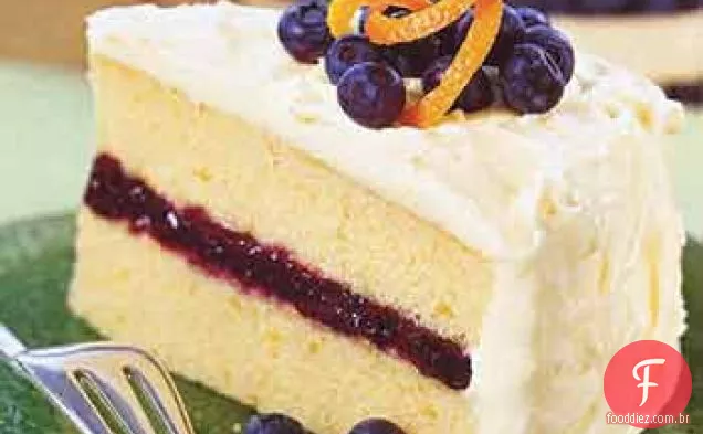 Bolo de camada de mirtilo e laranja com cobertura de Cream Cheese