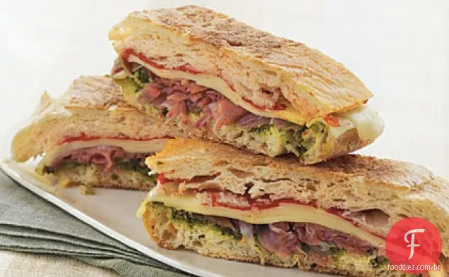 Sanduíche italiano prensado com Pesto