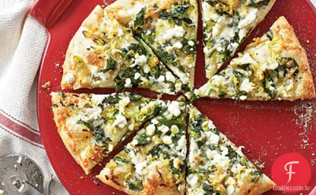 Três Pizza de queijo e espinafre