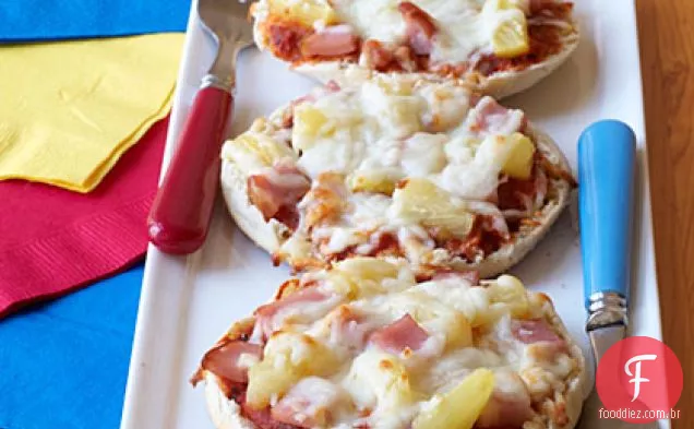 Mini Pizzas canadenses de Bacon e abacaxi