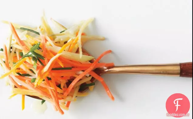 Abóbora e raiz vegetal Slaw