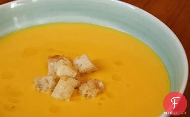 Sopa De Abóbora Castanha Com Manteiga Marrom Sálvia