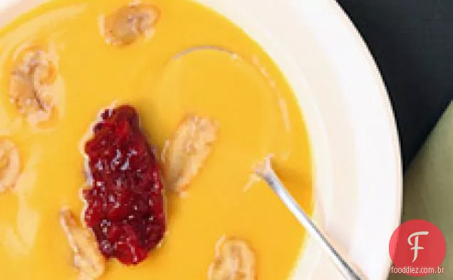 Sopa De Abóbora Com Compota De Cranberry E Castanhas Assadas