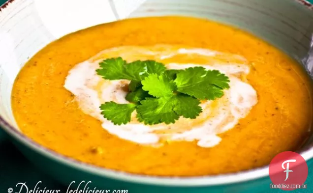 Sopa Tailandesa De Abóbora Com Leite De Coco