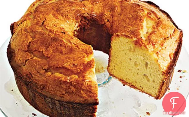 Bolo de Libra de óleo de Canola com esmalte de manteiga dourada