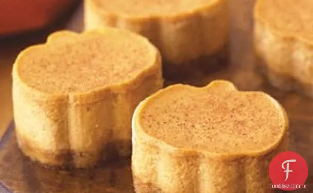 Cheesecakes De Abóbora Em Miniatura Com Crosta De Canela
