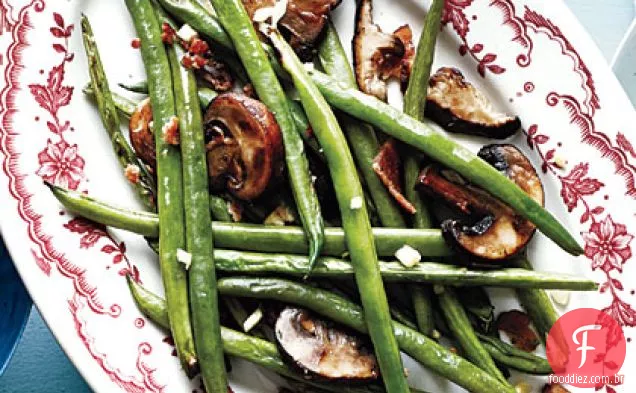 Verts e cogumelos de Haricots esfumaçados