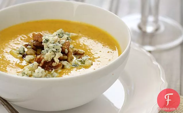 Sopa De Abóbora Com Nozes Torradas