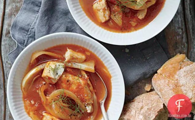 Guisado picante de tilápia e erva-doce