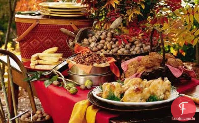 Galinhas Cornish com recheio picante de Pecan-Cornbread