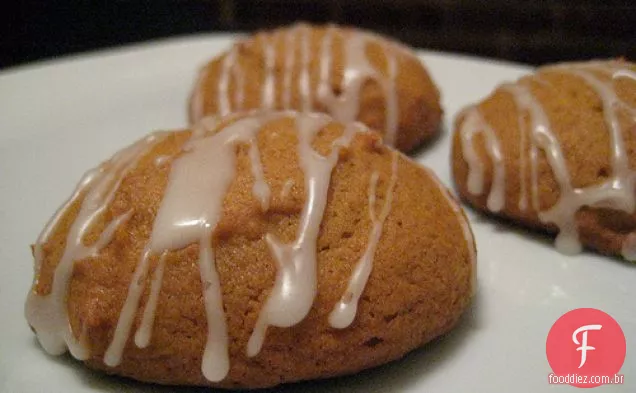 Biscoitos De Abóbora Temperados Com Glacê De Bordo