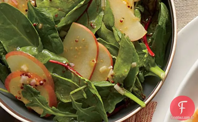 Salada de maçã com molho de mostarda