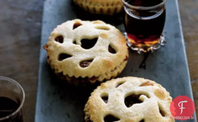 Tortinhas de cereja azeda e pêra cristalizadas