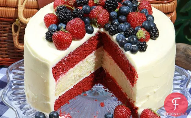 Bolo vermelho, branco e azul glorioso