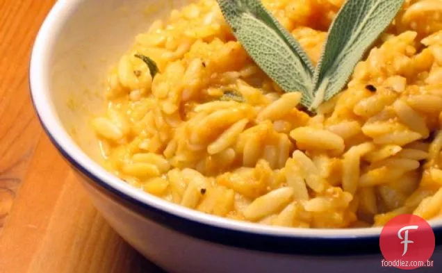 Orzo de abóbora com sálvia