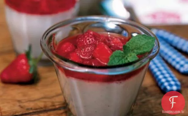 Creme de baunilha com geléia de frutas frescas