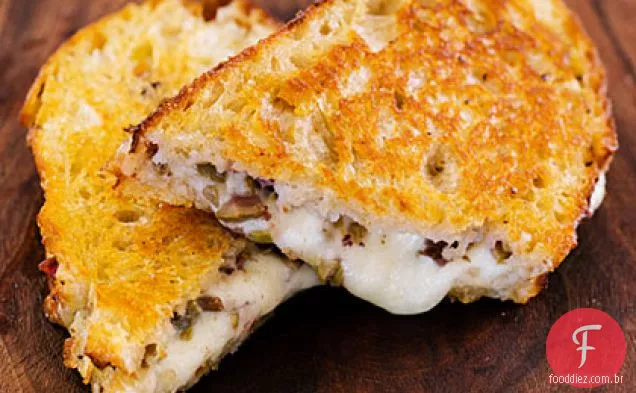 Mozzarella grelhada de Nan e Sanduíche De Azeitona