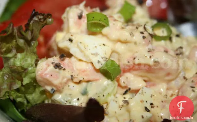 Salada de camarão e ovo