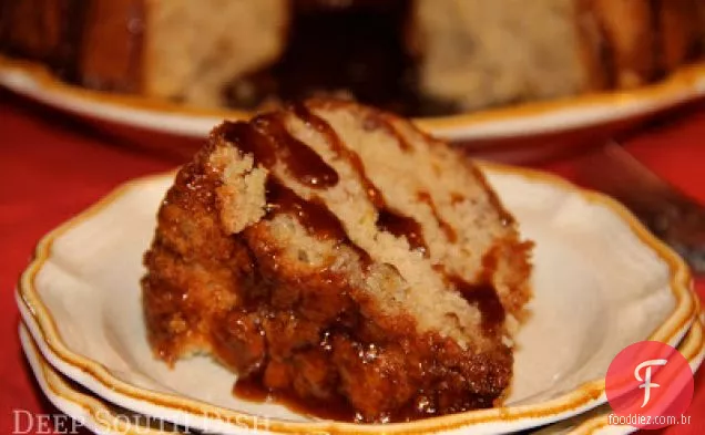 Bolo Dapple de maçã com esmalte de bordo