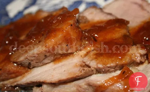 Carne de porco assada com molho picante de cebola doce