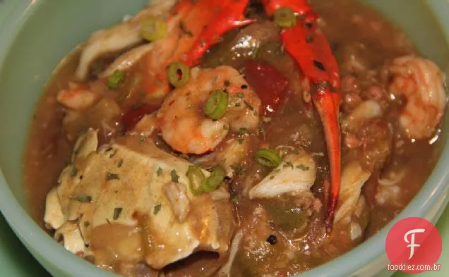 Caranguejo e camarão Gumbo