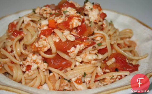 Frango à Bolonhesa com Linguine