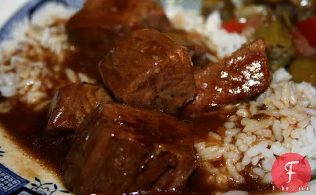 Crockpot Beef Tips e arroz